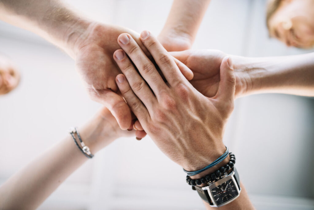 Céges póló, közösségépítés. Marketing eszköz.